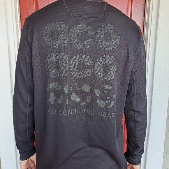 nike acg long sleeve waffle top